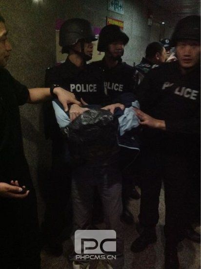 浙江温州市区发生持枪抢劫 劫犯被警方当场擒获