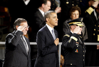 奥巴马出席帕内塔欢送会赞扬其对美军贡献（图）