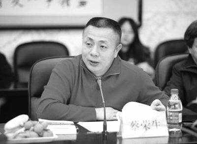 蔡荣生正在发言。资料图片 蔡荣生正在发言。资料图片