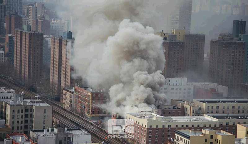  纽约时间3月12日上午9:30左右，位于曼哈顿116街和公园大道的一处建筑发生爆炸。（网络截图）