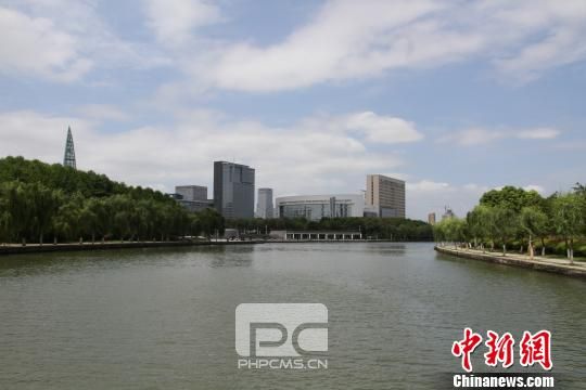 图为:整治过后的温州母亲河——温瑞塘河。 张茵 摄