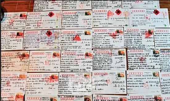 吴英在狱中写给父亲吴永正的明信片，明信片是吴英与父亲沟通的主要渠道。 　　图片来源：网络资料图