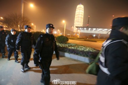 副省长深夜带队荷枪实弹步行巡逻郑东新区CBD